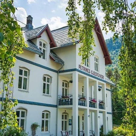 Petrines Gjestgiveri Norddal Luaran gambar