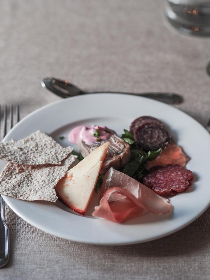 Petrines Gjestgiveri Norddal Luaran gambar